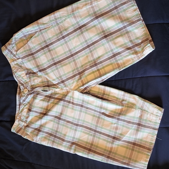 Shorts - Picture 3 of 4